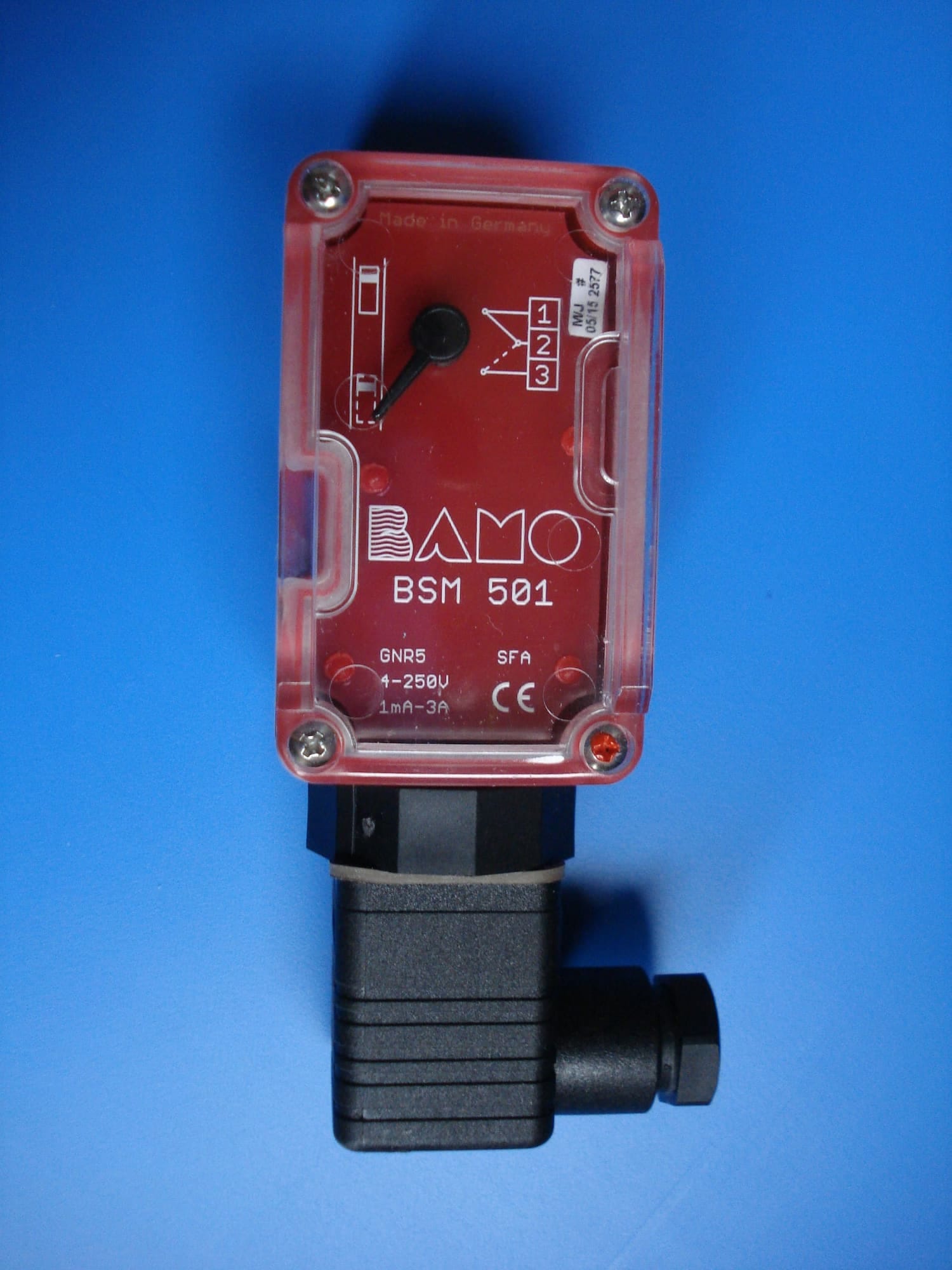 BAMO BSM 501 magnetisch schakelcontact in rode behuizing met transparant deksel en haakse stekker